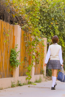 街拍裙底